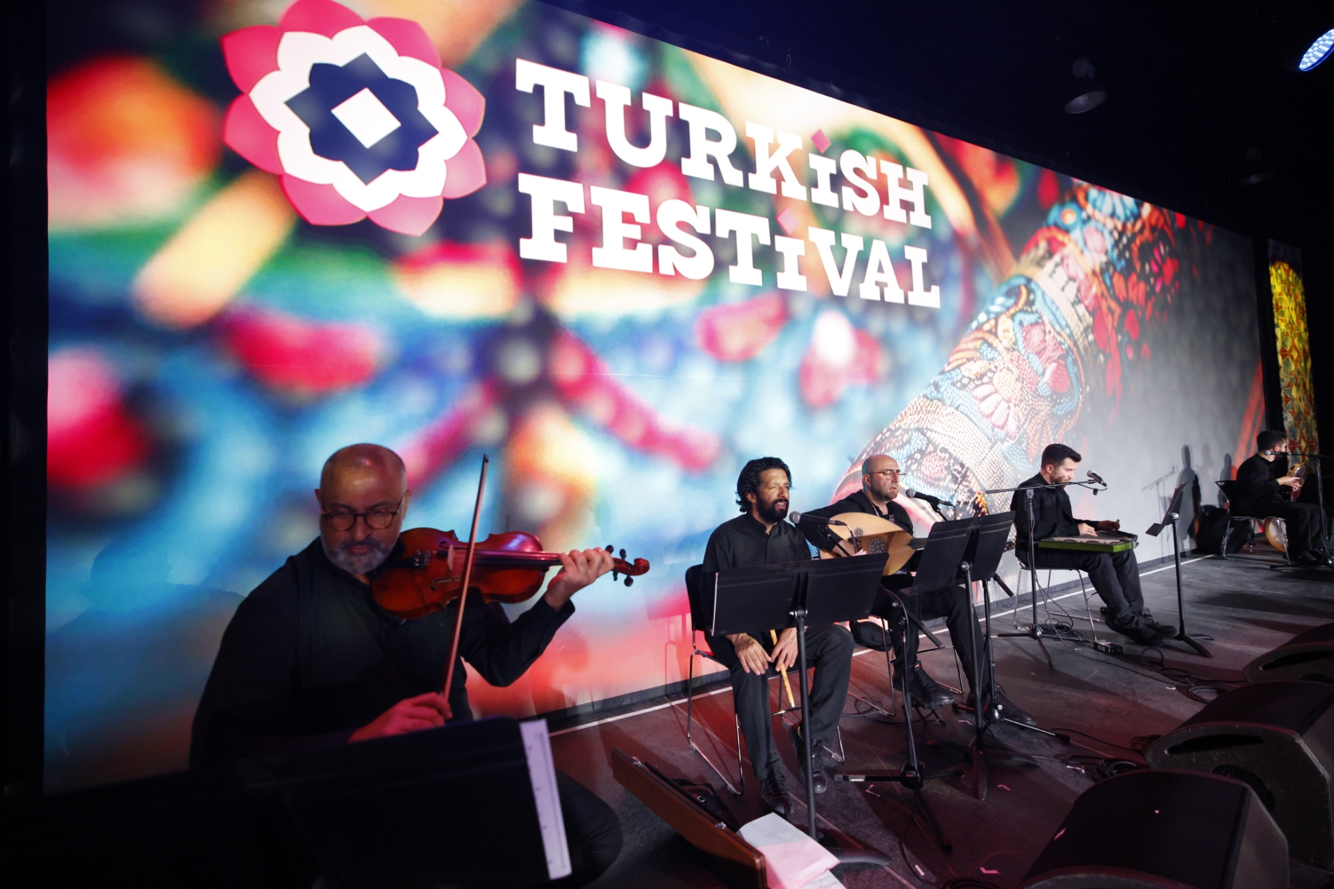 Fullscreen Gallery Image